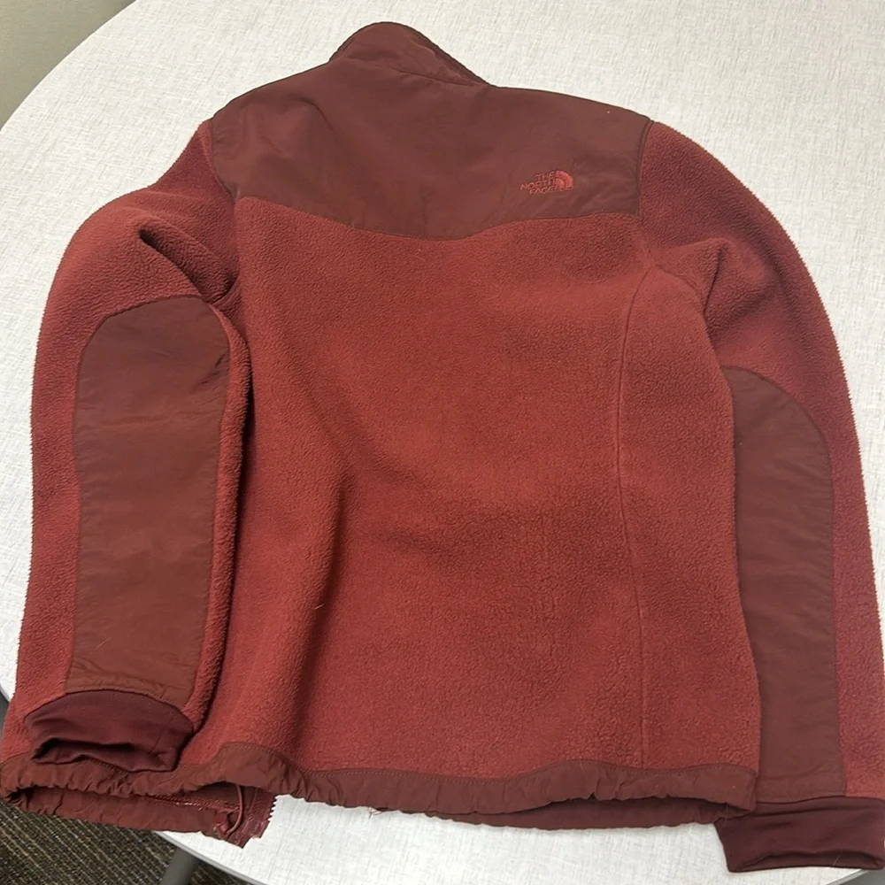 The North Face Women’s fleece Jacket, size Medium - Picture 3 of 5